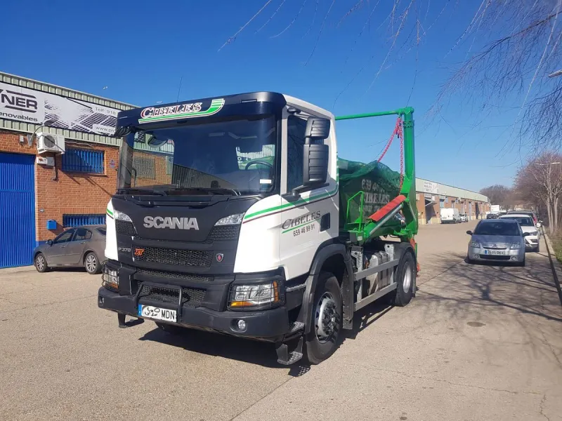 Camión Scania de Contenedores Cibeles en servicio